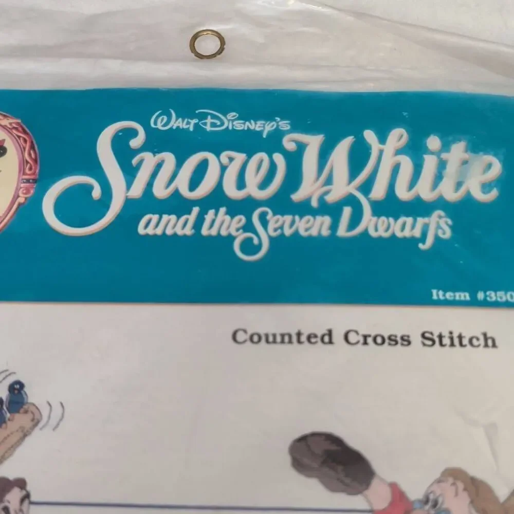 Symbol of Excellence Disney's Snow White and the Seven Dwarfs Play Ball Counted